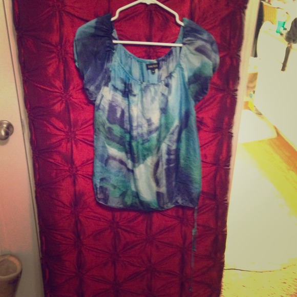 Multicolored blue shirt