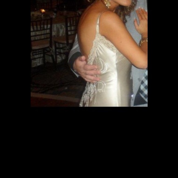 Gorgeous custom made evening gown - Picture 4 of 4