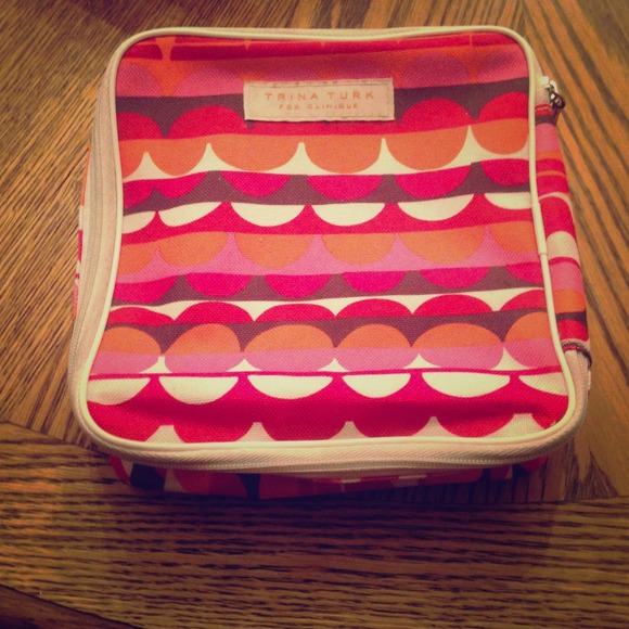🔴SOLD🔴Clinique Makeup bag