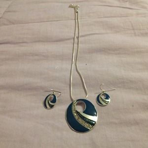 Earring and necklace set