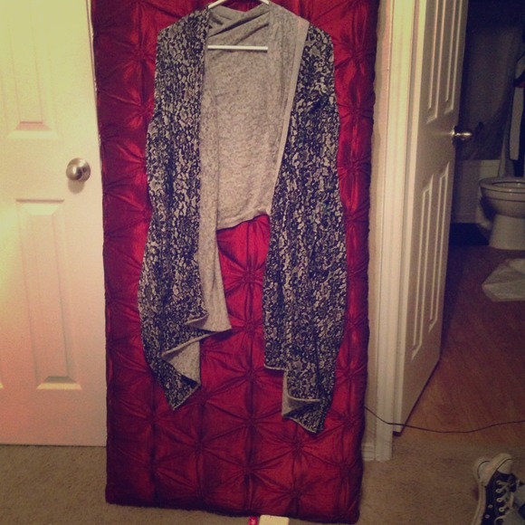 Black & white light cardigan