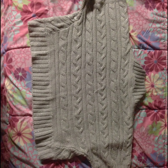 Grey short sweater cardigan