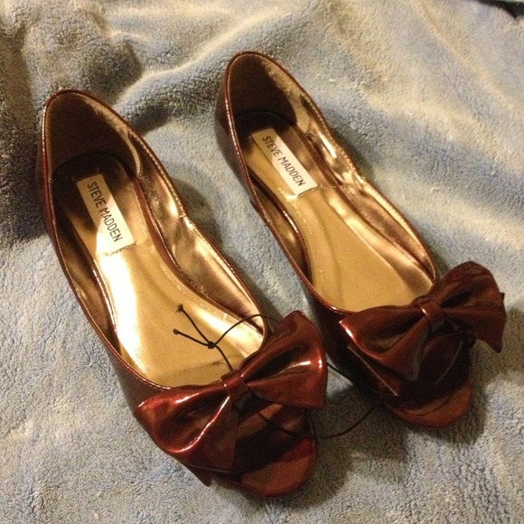 Steve Madden flats- Size 7.5- Color: Wine/Burgundy - Picture 1 of 3