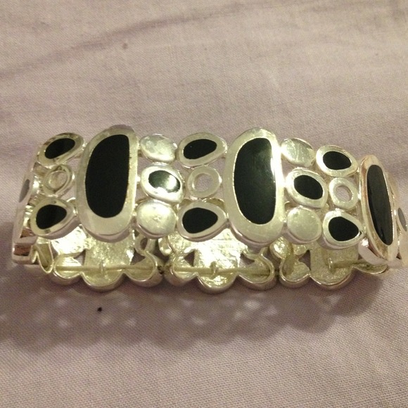 Black and silvertone bracelet