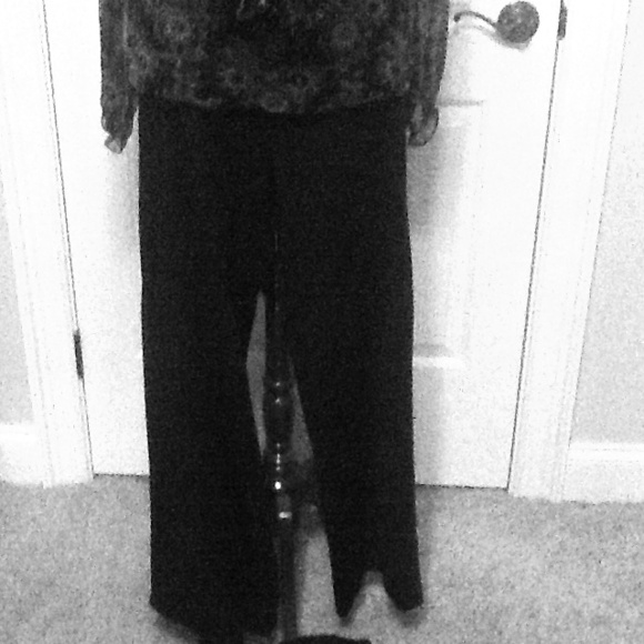 New York and Co pull on black boot leg pants - Picture 1 of 2