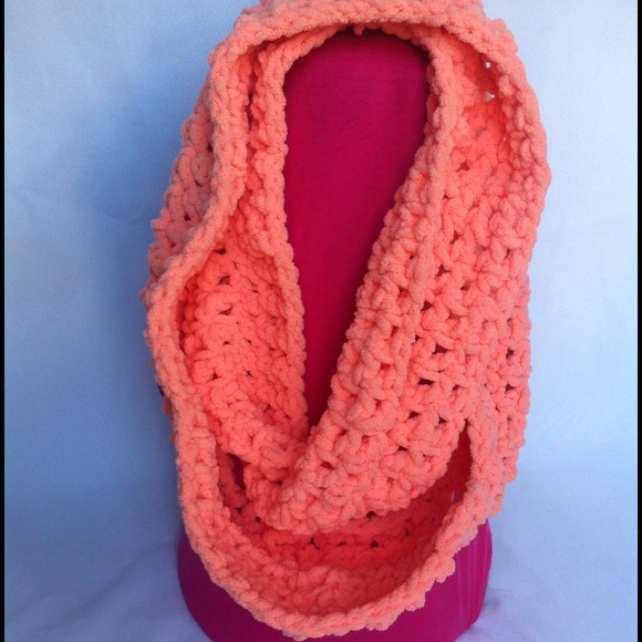 Pink orange chunky infinity round scarf