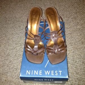 Nine West  8.5 M Latimero Teddy Bear Brown Shoes