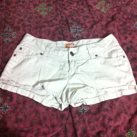 Mudd beige shorts
