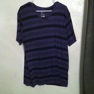 Mens striped v-neck t-shirt!