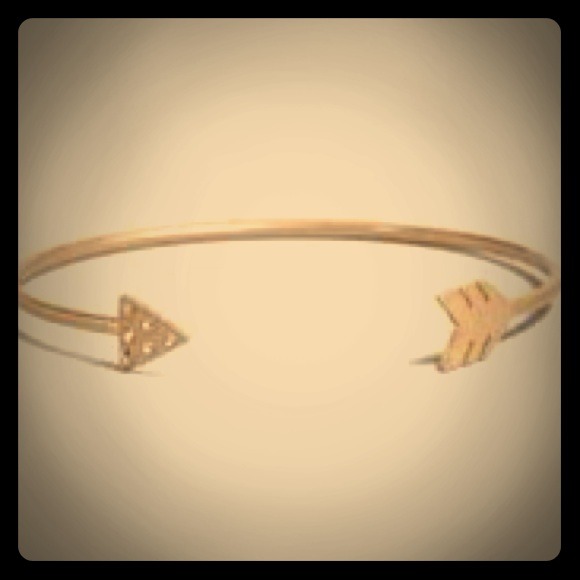 Jewelry - Gold cuff
