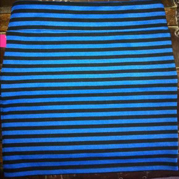 ๐๐โ๏ธHP!!! Jrs MED SKIRT. BRAND NEW WITH TAG! - Picture 2 of 4