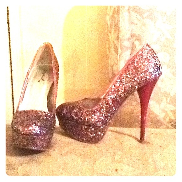 Glitter heels great for prom or party pumps
