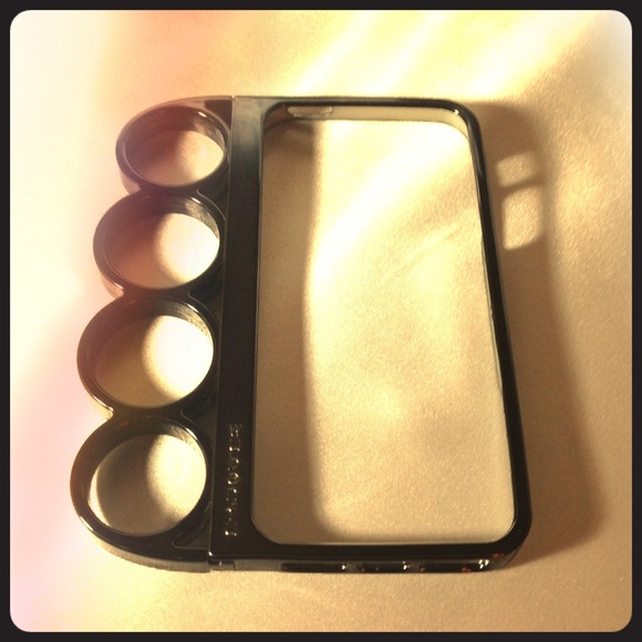 **Dare to be Different** IPhone 5 Knuckle Case.