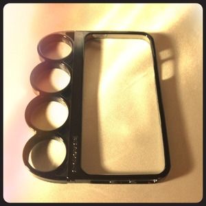 **Dare to be Different** IPhone 5 Knuckle Case.