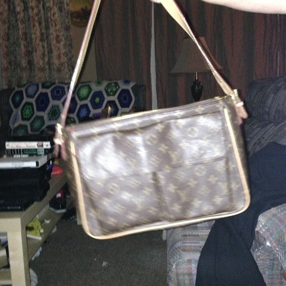 LV Purse