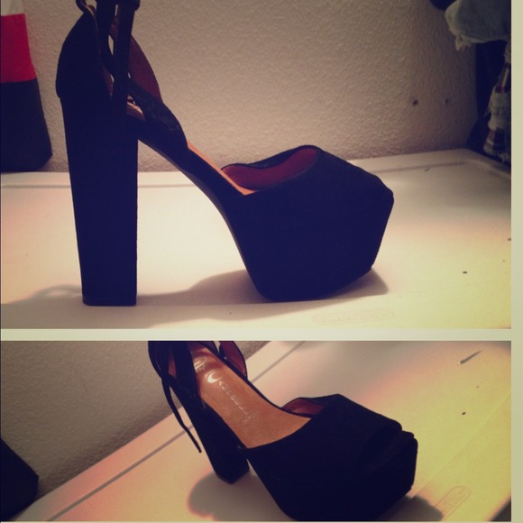Jeffrey Campbell