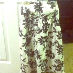 Medium strapless dress