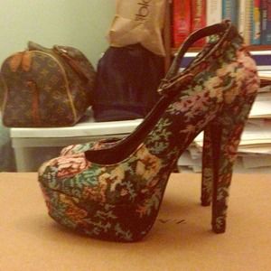 Aldo Platform Flower Pumps