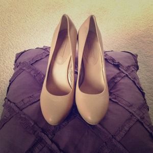 Reduced!!! Banana Republic tan leather pumps, 9.5