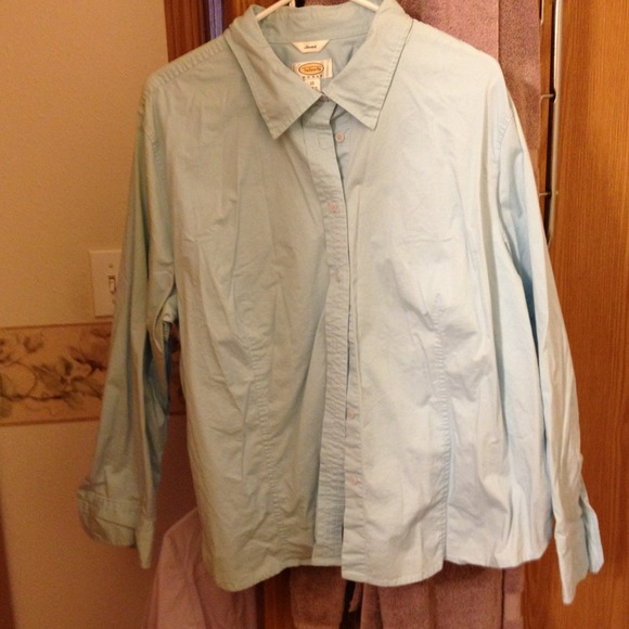 Light blue 3x button up blouse. Never worn.