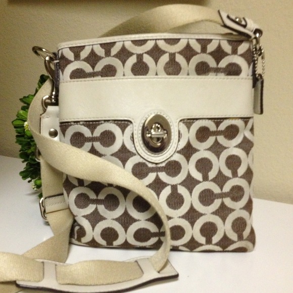 Cross body Coach Swingpack!