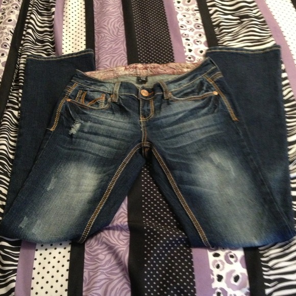 Sold!!  Size 5/6 Ariya curvy boot cut jeans