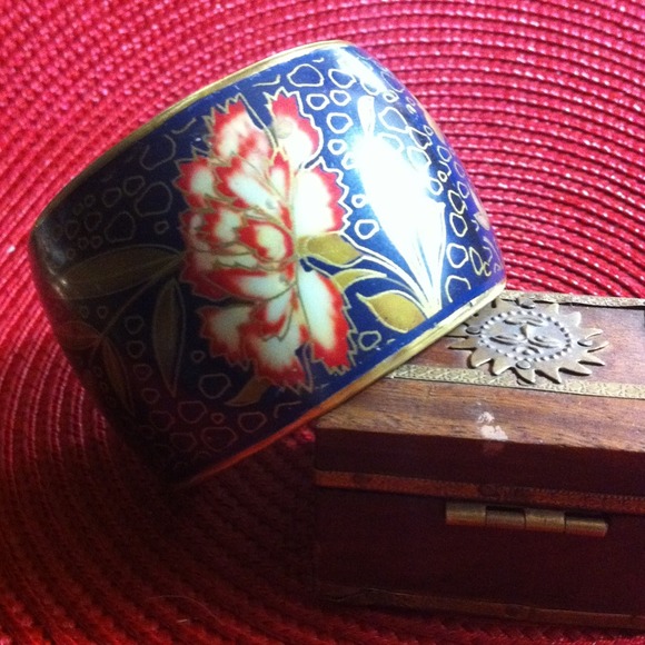 TRADE Atomicjenn. Wide floral bangle