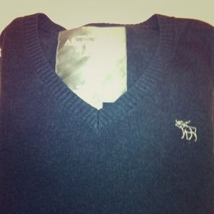 **Trade**bundle Men'slight v-neck sweater. Navy
