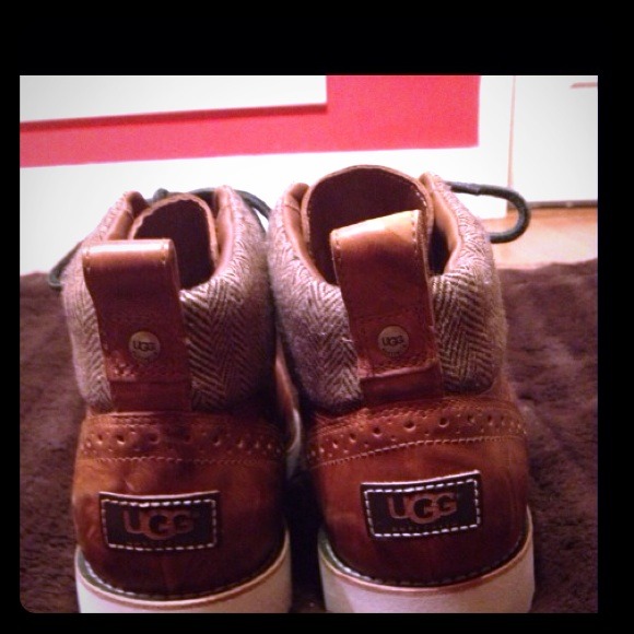 *****SOLD ON EBAY*****MEN's UGG Boots...Size 10
