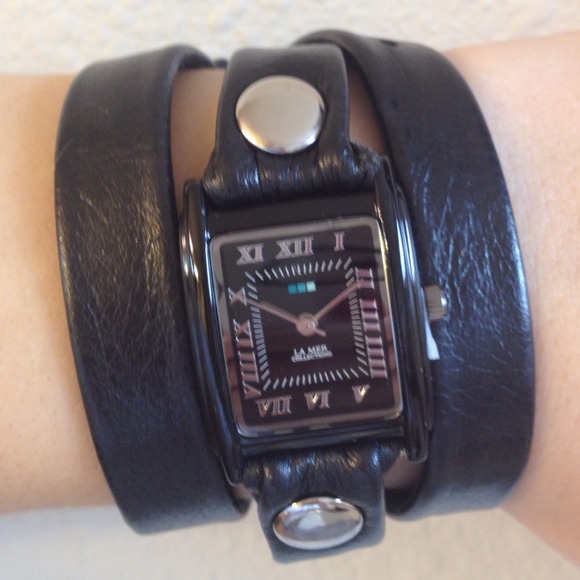 🔴Reserved @bactor23sgirl La Mer black wrap watch.