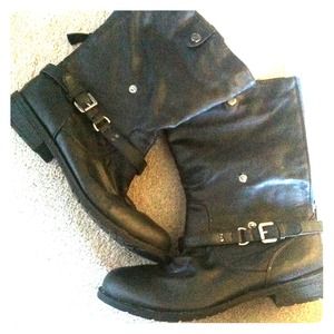 🔴🔴SOLD🔴🔴 Madden Girl Zhenn boots!