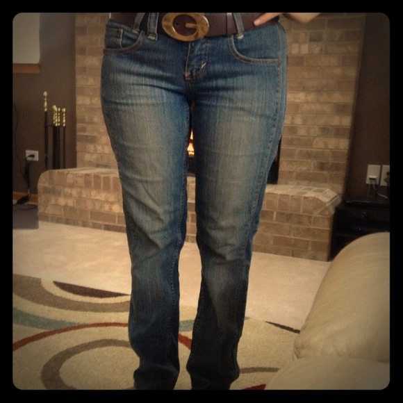 ⛔SOLD⛔Yonique Blue Jeans - Picture 1 of 3