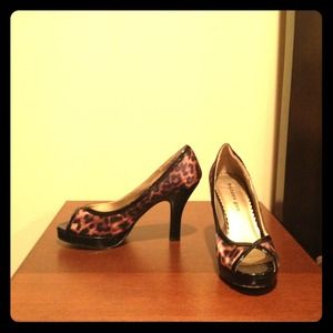 Madden girl peep toe pumps. 3 inch heel.