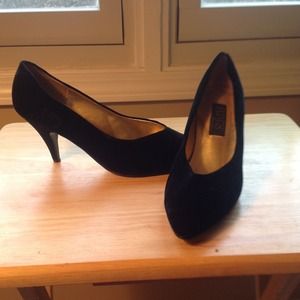 Black velvet shoes