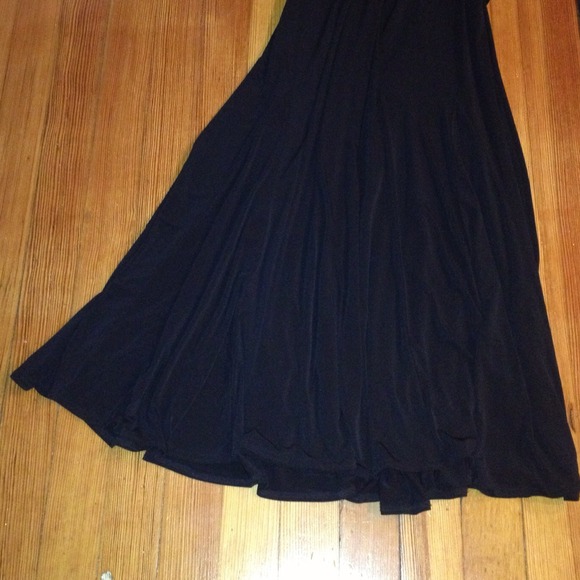 FLASH! Gorgeous!!Black halter gown! - Picture 2 of 4
