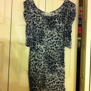 Black/Gray Leopard Shirt/Dress & Necklace Bundle