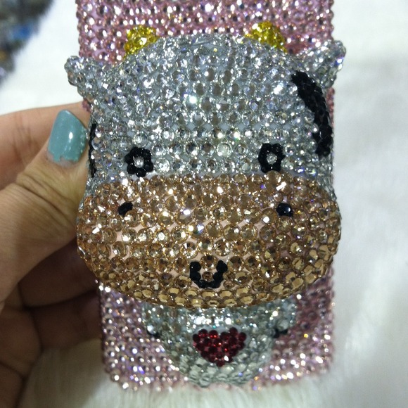 Glamorous cow iPhone case! - Picture 3 of 3