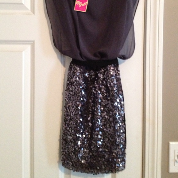 Super sophisticated BNWT party dress - Picture 2 of 3