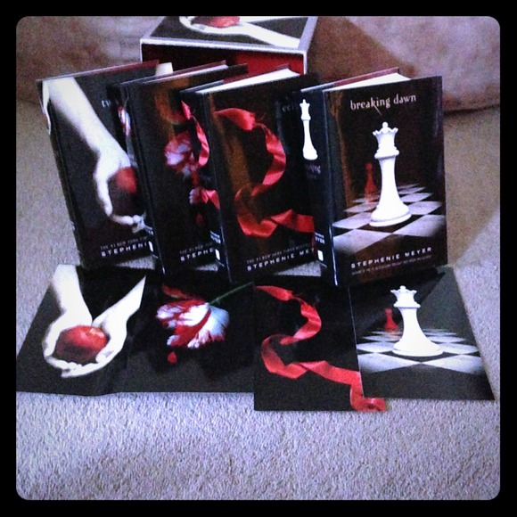 Twilight hardback book/ Ed hardy shoes