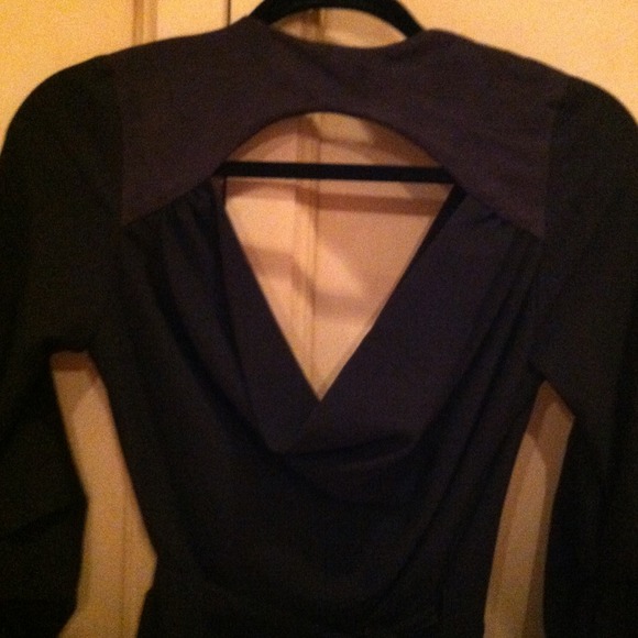 Wrap around.Suede along neck.Plunging back.Lined. - Picture 3 of 4