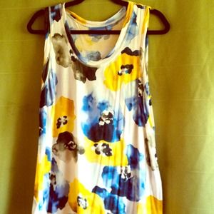 📦SOLD📦 Vera Wang floral tank