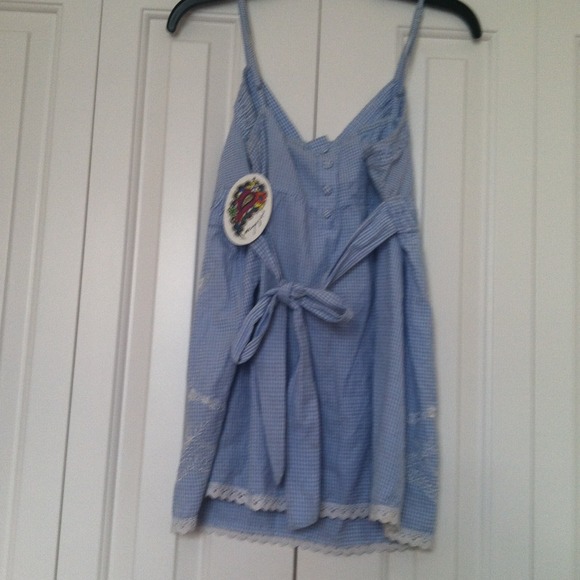 Top - Picture 2 of 2