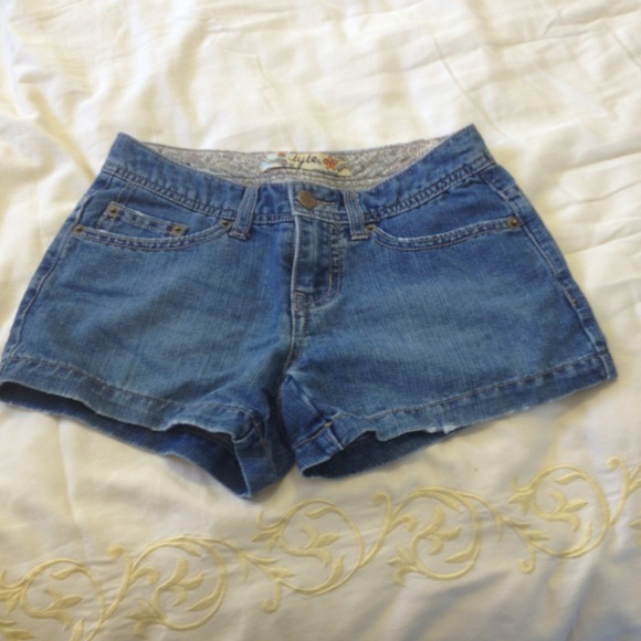 SUPER CUTE Booty Shorts (: - Picture 1 of 2