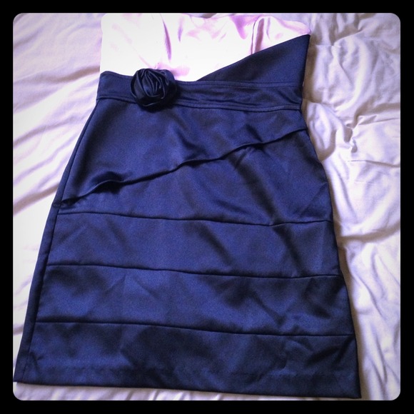 teezeme Dresses & Skirts - 💚TODAY'S SALE💜Pink and black dress