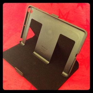 **SOLD**  iPad Mini Case by Speck'
