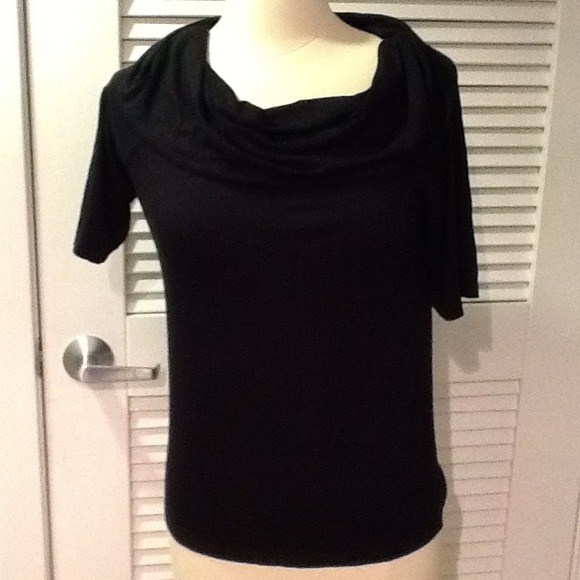 ***SOLD*** New Ann Taylor Off Shoulder Lightweight - Picture 2 of 3