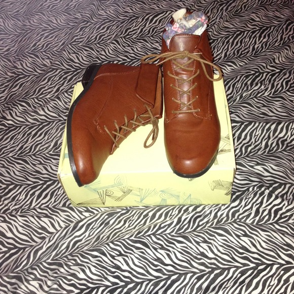 Ecote from urban outfitters boots!