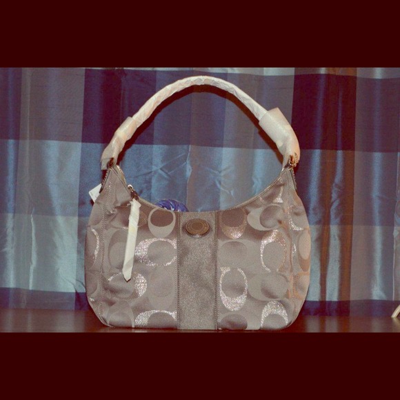 ⛔⛔✋✋✋SOLD!!!! NWTCoach Metallic Convertible Hobo🌹