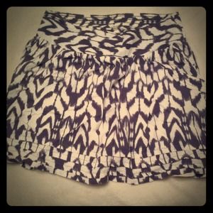*SOLD*Grey & White Small Pattern Skirt