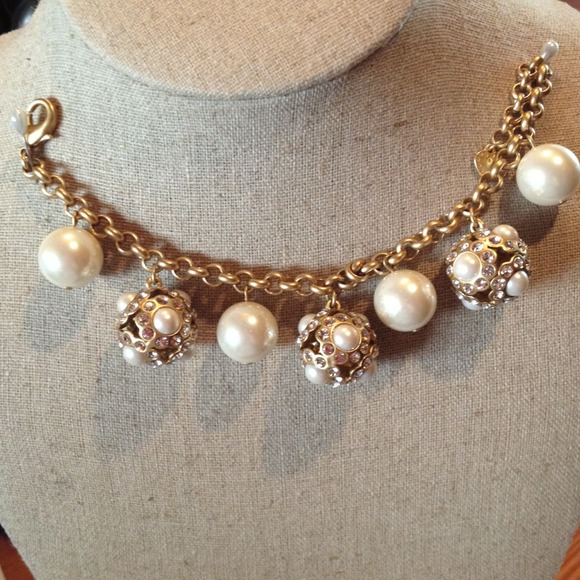 Bundle. With pearl bracelet